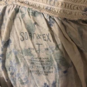 american eagle Off the shoulder shirt